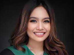 Denise ended things but wanted to be there for him as a friend, a source close to denise told people back then. Denise Barbacena Finally Graduates From College After 10 Years