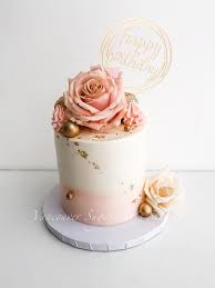 It works best on a layer cake so show off the thick stripes of buttercream or chocolate ganache filling. Simple Buttercream Fresh Flower Cake Fresh Flower Cake Elegant Birthday Cakes Buttercream Birthday Cake