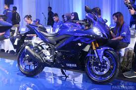 Màu xanh đậm và đen nhám. 2019 Yamaha Yzf R25 World Premiere 8 Km H Faster Paultan Org