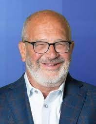 Fred Neubauer's Instagram, Twitter & Facebook