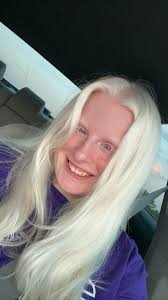 Alternative eyebrow tinting options for light brows