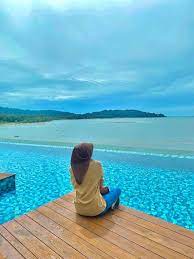 Swiss Belhotel Kuantan Stay At An Oceanfront Hotel With A Stunning Infinity Pool Overlooking The Sea Family Friendly Resorts Infinity Pool Oceanfront