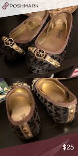 Michael Kors Shoes Euc Michael Kors Flats With Gold Mk Detail Size 7 Michael Kors Shoes Dress Shoes In 2020 Michael Kors Shoes Michael Kors Flats Michael Kors
