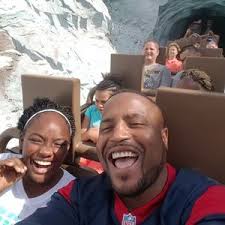 Eric Bragg (@EBeezy007)