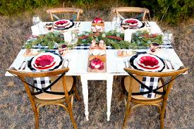 Build a fire, curl up with your family and friends, and get in the spirit of christmas with your favorite holiday classics, like the polar express, home alone, and miracle on 34th street. Kara S Party Ideas Favorite Things Holiday Dinner Party Kara S Party Ideas