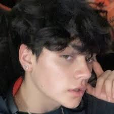 Navia Thomas's Instagram, Twitter & Facebook