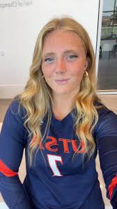 oh hey roomie @peyton #mediaday #utsa #volleyball