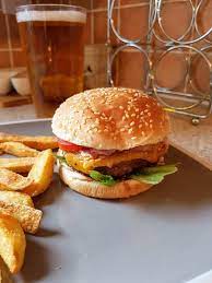 6oz Burger With Mexican Cheese Bacon And Salads R Burgers