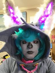 Quiero intentar hacer un cosplay porque a Vex no le dan mucho amor. Así que  aquí está mi intento. No sé cómo hacer el maquillaje, la verdad 😕 :  r/vexmains