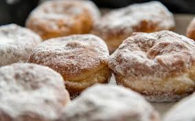 Tłusty czwartek to doskonała okazja nie tylko do tego, aby wykorzystać w praktyce przepisy na pączki smażone, pączki pieczone, faworki (chrust) i naleśniki, ale również poznać ciekawe. Tlusty Czwartek Kiedy Proste Przepisy Na Paczki Wiedenskie Greckie Oraz Tradycyjne Idealne Na Tlusty Czwartek 27 01 2021 R Express Bydgoski