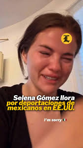 “Lo siento mucho, me gustaría poder hacer algo, pero no puedo. No sé qué  hacer”, dijo Gómez entre lágrimas durante en un video publicado en la red  social y que más tarde eliminó por las críticas que ...