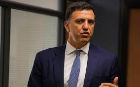 Οι πάσης φύσεως λάθρο κυκλοφορούν χωρίς μήνυμα στο 13033 και με ανοιχτά τα μαγαζιά τους στο κέντρο. B Kikilias Ypoxrewtikos O Emboliasmos Sthn Prosxolikh Hlikia