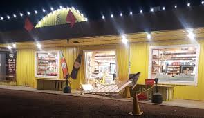 Vehicle Crashes Into Minnesota S Largest Candy Store Bring Me The News
