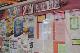 Dan kepala sekolahpun dapat memahami, karena yang memberikan keterangan adalah orangtua pagi itu aku libur sekolah, biasa katanya ada rapat guru, mama sudah berangkat ke kantornya. Kelab Setem Dan Filateli Smk Air Putih Kuantan Seribu Wajah Sejuta Ilmu Page 2