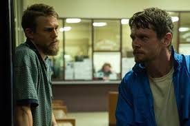 Especially in the celebrity world. Mit Blossen Fausten Seht Den Trailer Zum Fighter Drama Jungleland Mit Charlie Hunnam Und Jack O Connell Moviebreak De