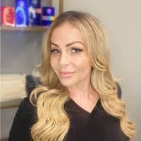 Liz Kearns's Instagram, Twitter & Facebook