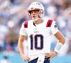 Patriots QB Drake Maye is just the 3rd quarterback in #NFL history to have  a 135.0+ passer rating, a passing TD, & a rushing TD in multiple games in a  season. Maye