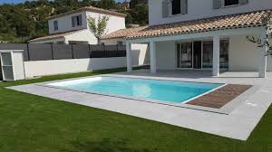Piscine Moderne France Piscine Avec Volet Roulant Integre Aubenas France Piscines Composites