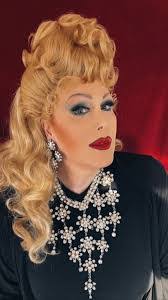 Gloria Gray's Instagram, Twitter & Facebook