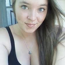 Chelsea Holm's Instagram, Twitter & Facebook