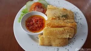 Mulai dari bolu, brownies, kolak, puding, hingga campuran dalam es buah. Di 5 Kafe Kekinian Ini Ada Singkong Goreng Mentega Hingga Karamel