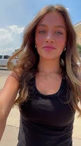 Mia Hackett's Instagram, Twitter & Facebook