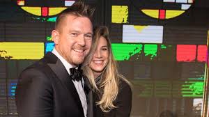 133,137 likes · 34 talking about this. Johnny De Mol Moest Amandelen Laten Verwijderen Rtl Nieuws