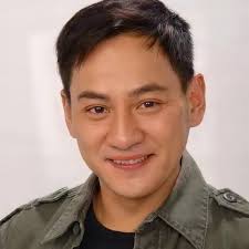 Disney+ 或Netflix￼￼ 幾時出新嘅「一代宗師之禍從中出」？ 定「大代男團之亞洲美食」 唔好睇小亞洲市場喎PH拍都好