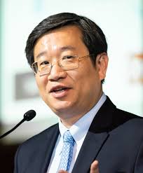 T h 20 2 c ent c m and Sir Robert J n s L tu e ove 20 2