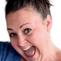 Lindsay Mcdermott's Instagram, Twitter & Facebook