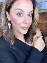 Danielle Pinto's Instagram, Twitter & Facebook