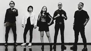 Lagu yang enak banget, buat di nyanyiin sambil main gitar atau piano.cover link : Kumpulan Chord Lirik Lagu Populer Cokelat Band Luka Lama Salah Karma Segitiga Jauh Tribunstyle Com
