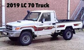 Official review of toyota land cruiser pickup 70 series by omerarshad of bamwheels. The 2019 Toyota Land Cruiser 79 Series Truck Is Brand New But Very Old School Gallery The Fast Lane Truck
