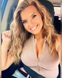 My goal this summer is to just fall back in love with myself and the world  and life again. 🫶🏻