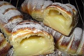 Brioches A La Creme Patissiere Et Aux Amandes Au Thermomix Recette Plat Recette Cuisine Facile Cuisine Facile Recettes De Cuisine
