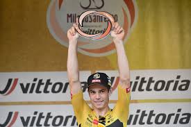 La vieille et habituelle côte ligure que la classicissima. Veldritkrant Be Nieuws Wout Van Aert Triomfeert In Milaan Sanremo