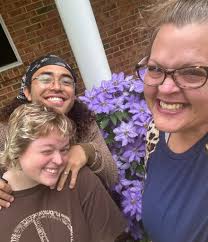 I need to know WHO has cows I can hug???? I'm sure a 🐮 hug is what I need  !!!