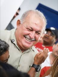 A Prefeitura de Patos, por meio da Secretaria Municipal de Educação,  entregou oficialmente o Centro de Educação Infantil (CEI) professora Alzira  Morais da Nóbrega, localizado na Rua do Prado, no bairro Maternidade.