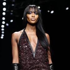 Flaconi gutschein einlösen & sparen jetzt über 700 marken mit dem gutscheincode zum vorteilspreis kaufen! Naomi Campbell Mit Freunden Auf Modelsuche Fur Neue Tv Show Gala De