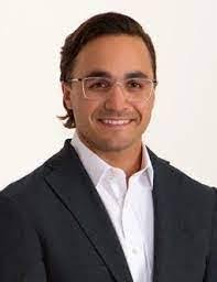 Peter Insley's Instagram, Twitter & Facebook