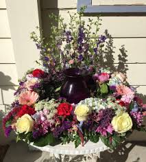 We offer fresh flower delivery in glendale. Sympathy Urn Wreath By Glendale Flowers