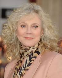 Curly or wavy hair is equally referred to as a blessing and a trouble. Pin On Fashion And Style Hopefuls