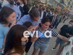 Χαρδαλιά οκτώ νησιά στα πρόθυρα lockdown (συναγερμός για το επιδημιολογικό φορτίο σε μύκονο, ίο, τήνο, σαντορίνη, λευκάδα, ζάκυνθο, ρόδο και κρήτη! Kyriakos Mhtsotakhs H Tryferh Fwtografia Sthn Paralia Ths Xalkidas