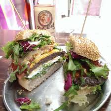 A number of unusual burger variations are offered that have found many fans among neighbourhood residents and visitors. Berlin Berlin Burger International Das Burgermadchen