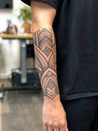 Tribal tattoos sind echte hingucker aufgrund ihrer sehr detaillierten und einzigartigen designs. 1001 Ideen Fur Ein Tribal Tattoo Fur Manner Und Frauen Tattoo Ideen Manner Arm Tribal Tattoo Designs Tattoos Unterarm