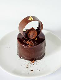 Cafea Mascarpone Si Amaretto Sunt Cele 3 Arome Principale Ale Acestui Tiramisu Reinventat Desserts Small Cake Fun Desserts
