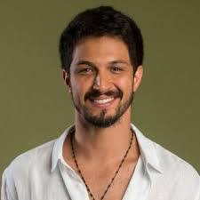 In my humble opinion, in the remake of Vale Everything, these three would  make a Caesar of the category, and more, without any scandal behind the  scenes. I think the image of