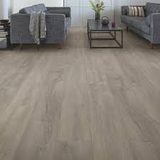The Signature Range Is The Most Refined And Water Resistant Laminate Floor The Unprecedented Attention T In 2020 With Images Types Of Wood Flooring Quick Step Flooring Wood Vinyl