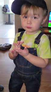 How can he be so adorable?!?!