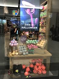 Number 18 3 06pm October 22 2017 Willowbrook Mall Iphone 7 Plus This Picture Is One Of The Window Displays At L Halloween News Halloween Willowbrook Mall